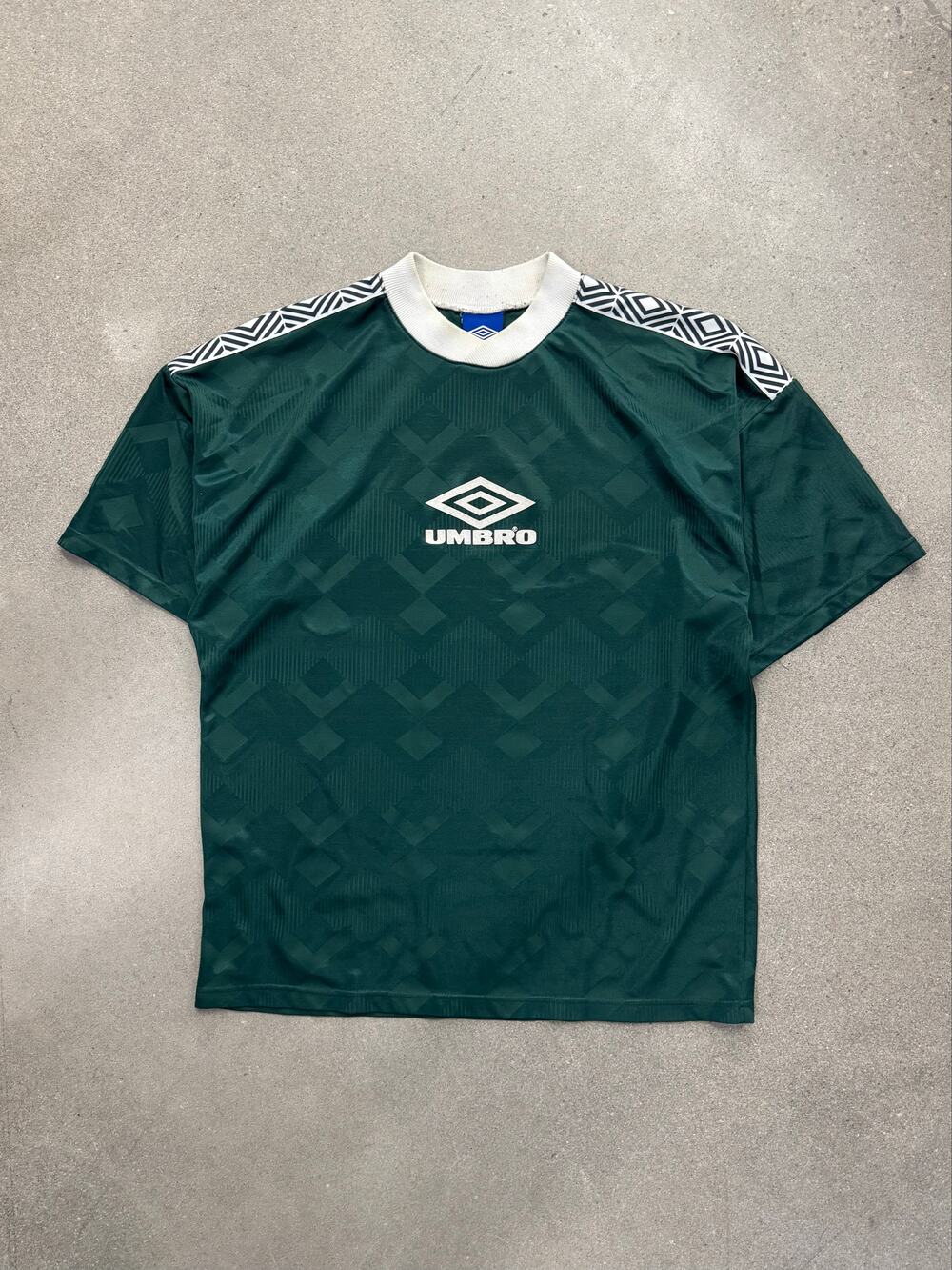 1990s Umbro Geometric Shoulder Tape Logo Soccer Jersey - L